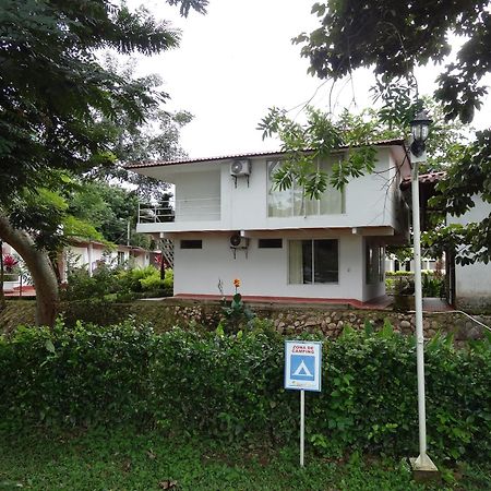Centro Vacacional & Hotel Campestre Lago Center Aguazul Exterior foto