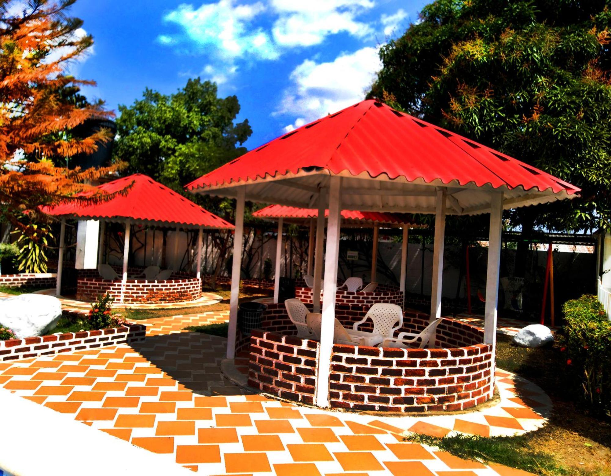 Centro Vacacional & Hotel Campestre Lago Center Aguazul Exterior foto